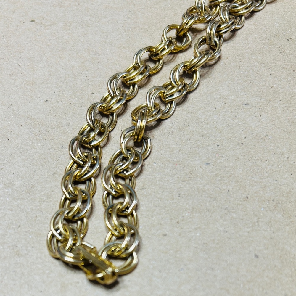 Vintage pendant elephant gold tone chain. 22” long. Unsigned D&E Juliana. - Picture 3 of 5
